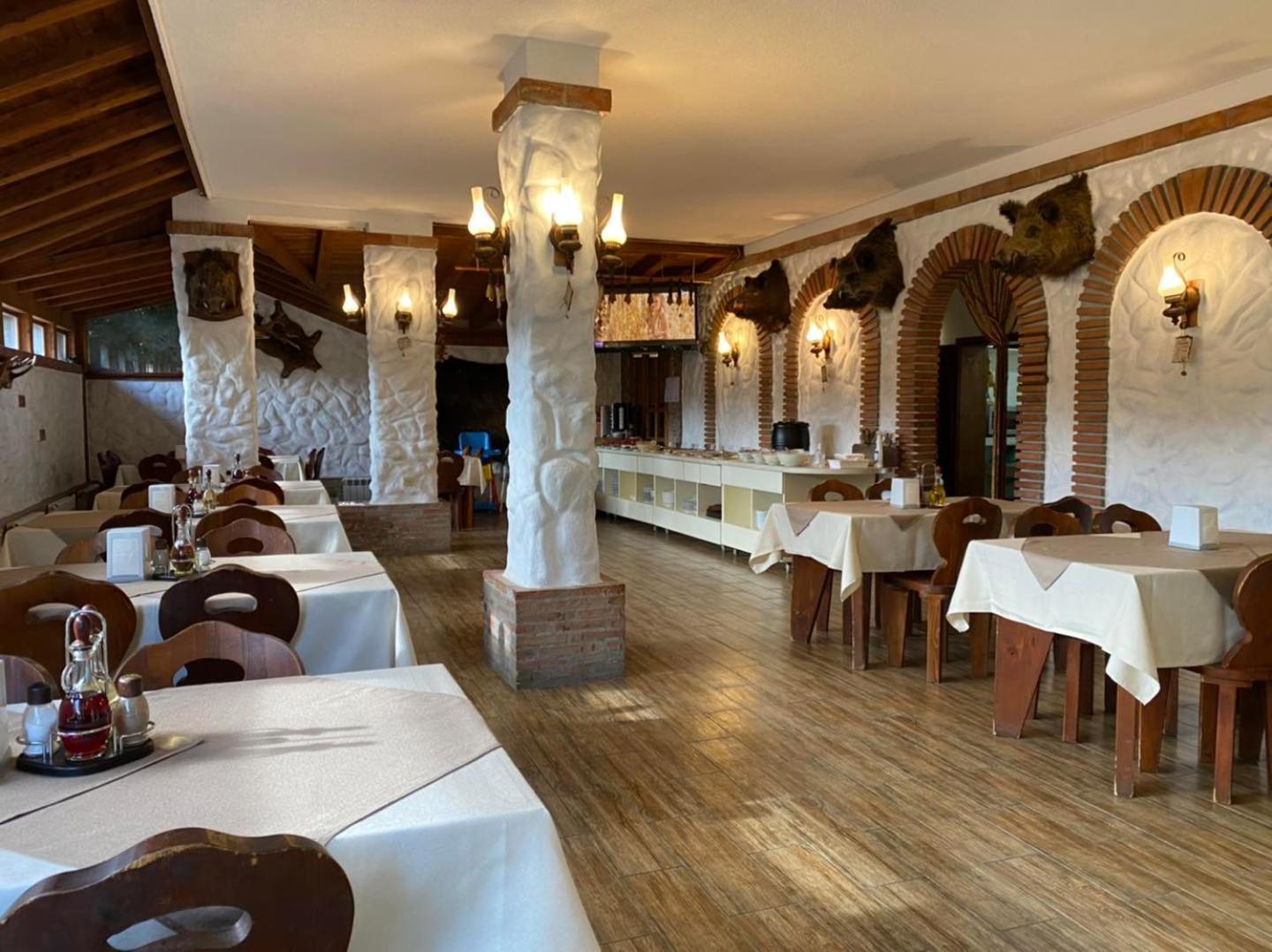Хотел М1 Hotel Primorsko Bagian luar foto